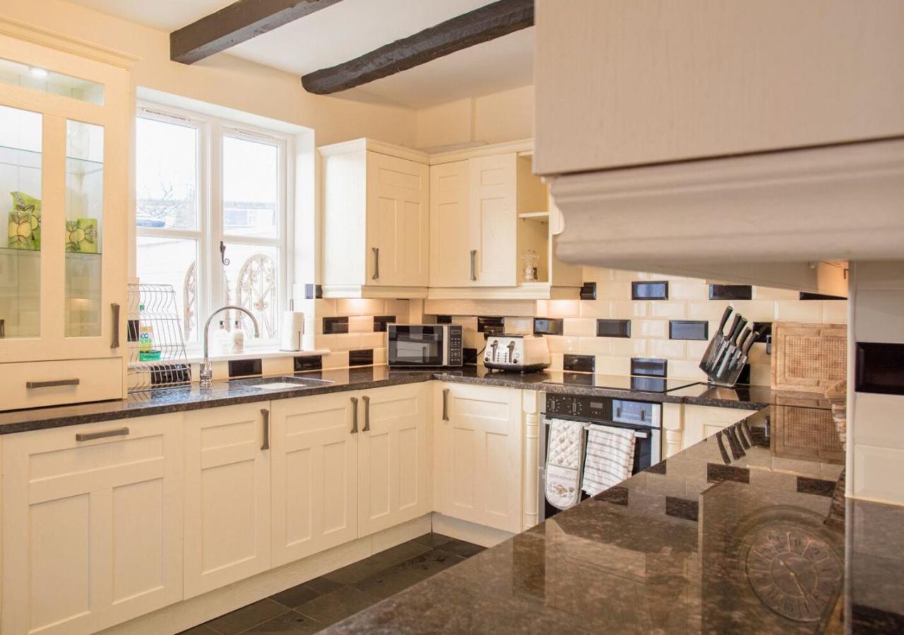 Charming 2 Bed House In Tewkesbury Centre Villa Dış mekan fotoğraf